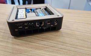 蓝宝石EDGE AI迷你主机来袭：AMD锐龙AI平台，黑金配色抢眼