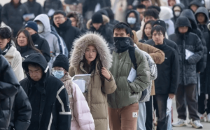 考研名师田静成绩遭疑，回应称只为看题却拒晒分数，真相究竟如何？