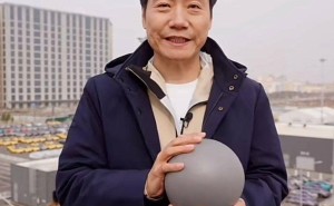 雷军六楼高空扔瓜，揭秘小米动力电池“防弹”新科技
