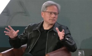 英伟达CEO盛赞华为：中国AI芯片领域不可小觑的强者！