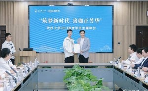 武大樱花季，雷军重返母校，在雷军班传授高分学习秘籍！