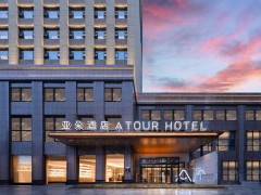 亚朵集团2024年业绩亮眼：全年营收72亿，净利润增长超四成