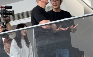 库克杭州行：探访影视飓风，共品下午茶何同学相伴