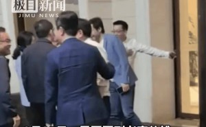 雷军豪捐5000万，仙桃中学雷军图书馆今日揭牌，学霸情怀引关注！