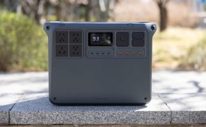 大疆DJI Power 2000户外电源评测：2度电续航，户外用电无忧新选择！