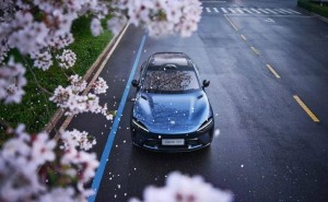 小米YU7“御风而来”！雷军官宣新车型，能否撼动特斯拉Model Y地位？