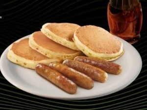 英伟达CEO同款早餐来袭！Denny's餐厅推出“英伟达字节早餐”仅售4.93美元起