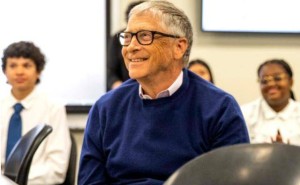 比尔·盖茨预言：未来十年AI或颠覆医学教育等行业