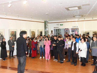 东西艺术交融，共绘英雄赞歌——“无问西东”双人展盛大开幕