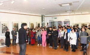 东西艺术交融，双杰共绘英雄赞歌——“无问西东”美术展启幕