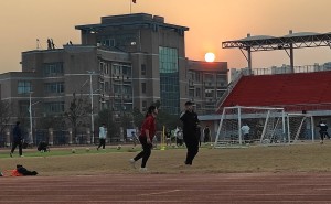 从王兴兴梁文锋的成长轨迹，看孩子未来可期的六大迹象