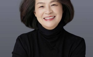 方榕接棒中兴通讯董事长，李自学功成身退，新团队将如何应对AI时代挑战？