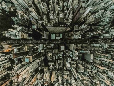 《以校之名》：探索奇幻校园，揭秘游戏背后的创意与挑战之旅
