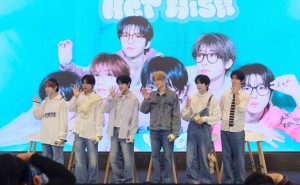 NCT WISH携新专辑《poppop》抵沪，SION表达对玲娜贝儿喜爱之情
