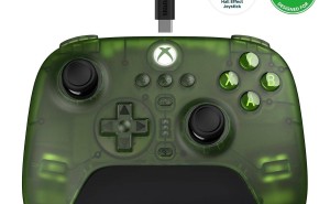 八位堂Xbox版Ultimate手柄上新！透明翠绿色致敬初代Xbox《光环》