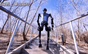 “天工 2.0”亮相中关村：国内首个复杂地形自适应行走机器人来袭！