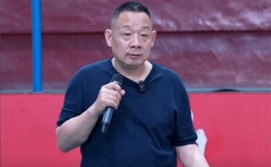 于东来打断永辉高管演讲：月赚200万门店为何不涨工资？
