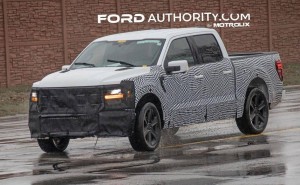 福特F-150 Lobo原型车亮相，运动化设计能否引领皮卡新风潮？