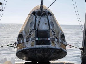 SpaceX载人龙飞船西海岸溅落，载人航天回收策略新调整