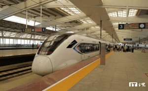 清明假期尾声，全国铁路迎来客流高峰，预计发送旅客达2000万人次
