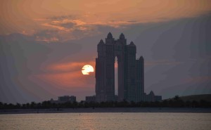 《传奇世界手游》：情怀再现，社交PK能否续写经典传奇？