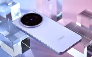 vivo X200s新机亮相：6.67英寸果味直屏设计，握持与游戏体验如何？