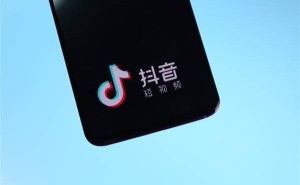 抖音推出辟谣卡功能，打造可信内容生态，谣言信息一搜即现真相