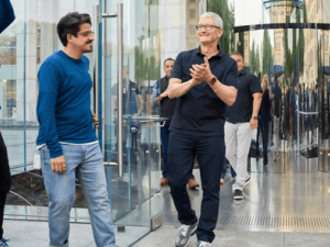 iPhone新品大爆发！外媒：未来三年亮点频现，无聊时代真要终结了？