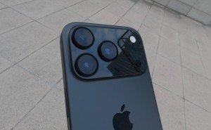 iPhone 17 Pro机模曝光：横向大矩阵设计，影像大升级引期待