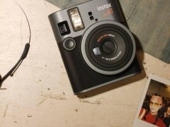 富士Instax mini 41拍立得来袭，经典复刻设计套装预售999元