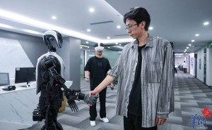 “粤字号”人形机器人量产加速，3月交付量翻倍进军生活场景