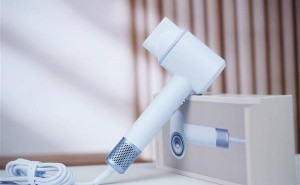 米家高速水离子吹风机来袭，你的干枯发质从此逆袭？
