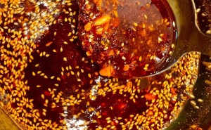 自制辣椒油秘籍，香辣红亮，拌啥都好吃，快来学学吧！