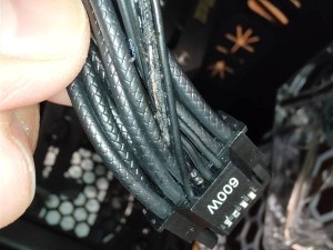 RTX 5070电源线烧毁谜团：供电接口针脚疑似缺失引关注