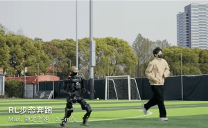 傅利叶开源人形机器人N1亮相：身高1.3米，奔跑速度可达3.5米每秒