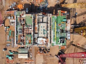 西江24-7无人智能平台组块封顶，模块化建造技术助力海洋工程新飞跃