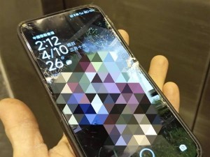 小米13手机从33楼电梯井坠落，竟奇迹般幸存，触屏功能完好无损！