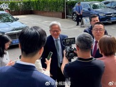 英伟达CEO黄仁勋再访北京，强调中国市场重要性及AI人才优势