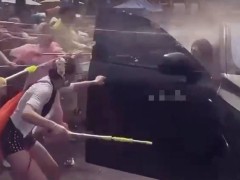 理想汽车澄清：云南泼水节车辆被泼水非外人语音解锁