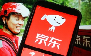 京东美团“边打边和”，互联网拆墙行动下的商业新生态