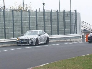 宝马M2 CS曝光：极速302公里，限量2000台，性能小钢炮来袭！