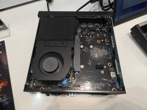 铭凡新品迷你主机亮相：搭载AMD HX处理器，性能强劲可升级显卡