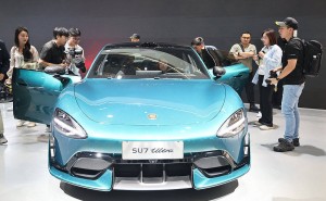 小米上海车展首秀人气旺，雷军缺席SU7系列成焦点，YU7上市如期