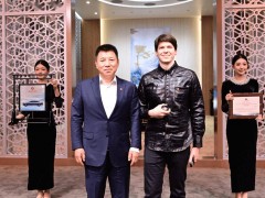 红旗金葵花千万级国礼车“兰亭雅韵版”交付，定制豪华再升级！