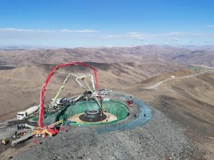世界之巅！西藏5370米风电项目3号风机基础浇筑成功