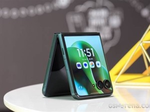 联想moto razr 60 Ultra国行版来袭，骁龙8至尊版小折叠5月8日见真章