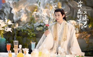 《落花时节又逢君》首播，玄幻剧混搭《思悼》元素，剧情走向引期待