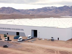 特斯拉Semi电动卡车工厂加速建设，年底首批量产车即将下线！