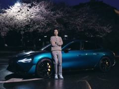 小米YU7内饰大揭秘：PHUD环绕屏科幻感十足，能否挑战Model Y？
