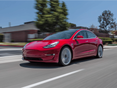 特斯拉自动驾驶安全报告：Autopilot启用后事故率远低于行业均值